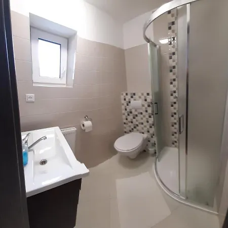 Ubytovani U Sary Apartman *